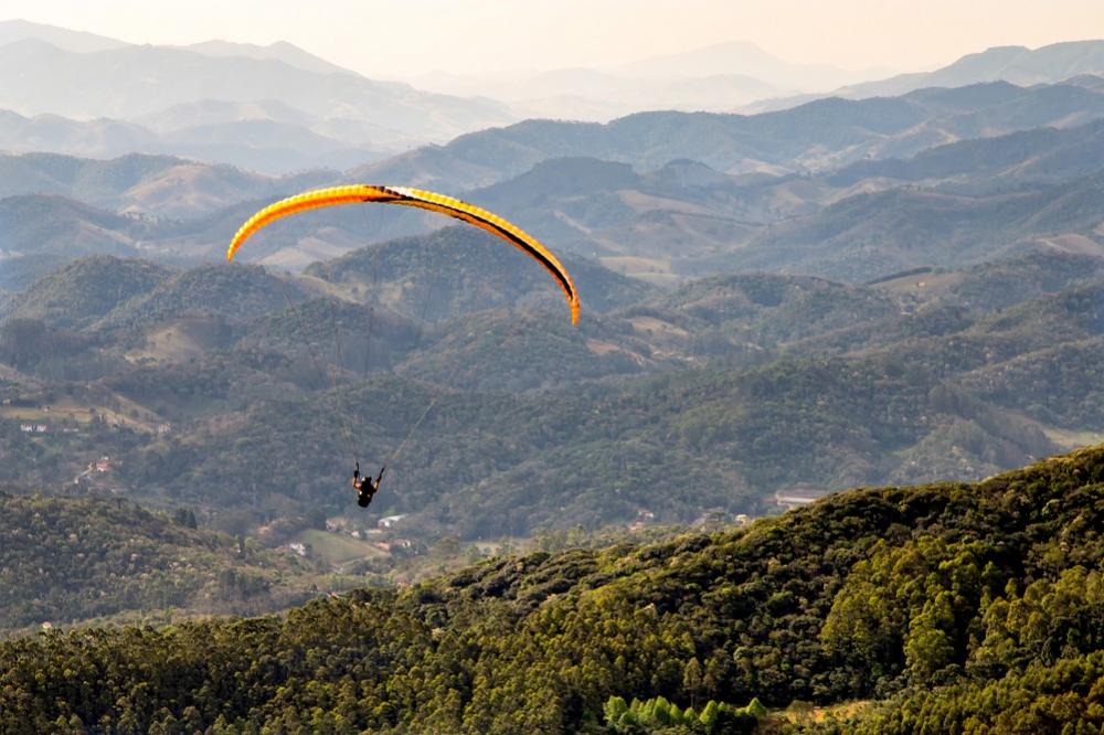 Voo de parapente no Pico Agudo, Santo Antônio do Pinhal (SP) - Wagner Ribeiro